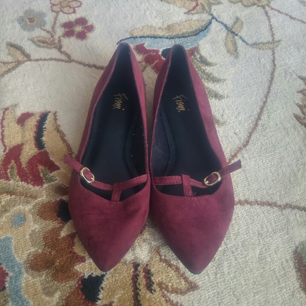 Fioni flats size 8